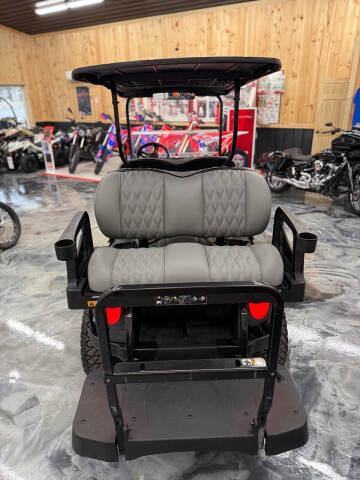 2024 E-Z-GO Express L6