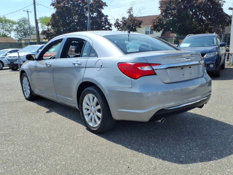 2013 Chrysler 200 Limited