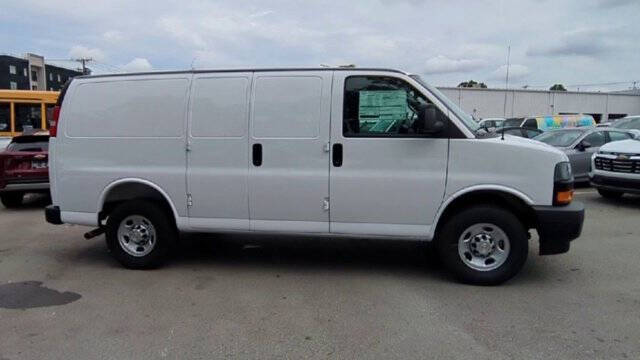 2025 Chevrolet Express 2500