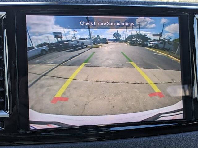 2025 Chrysler Voyager LX