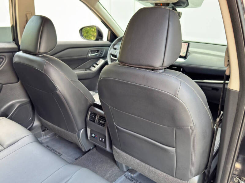 2024 Nissan Rogue SL