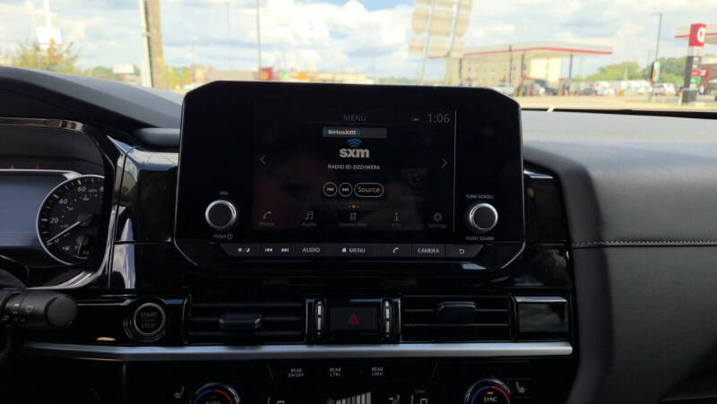 2024 Nissan Pathfinder SV