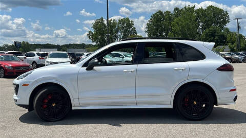 2016 Porsche Cayenne GTS