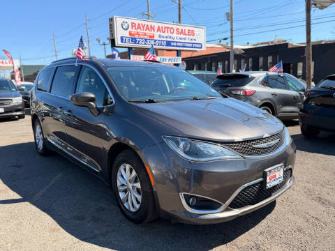2019 Chrysler Pacifica Touring L