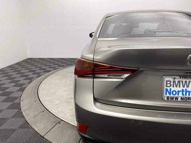 2017 Lexus IS 200t