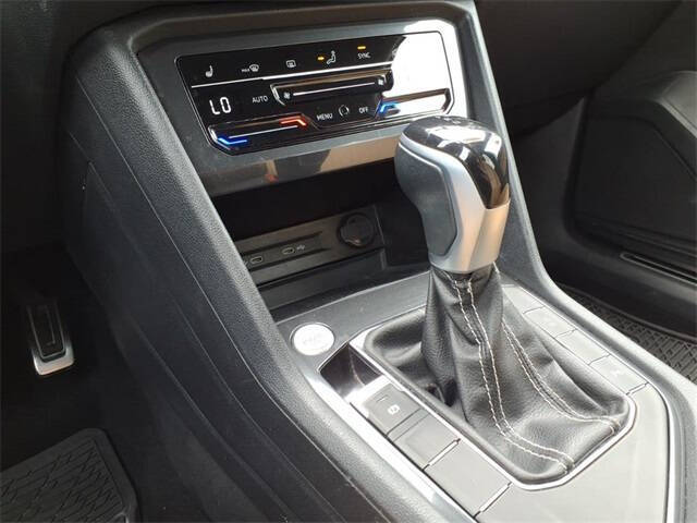 2023 Volkswagen Tiguan SE R-Line Black