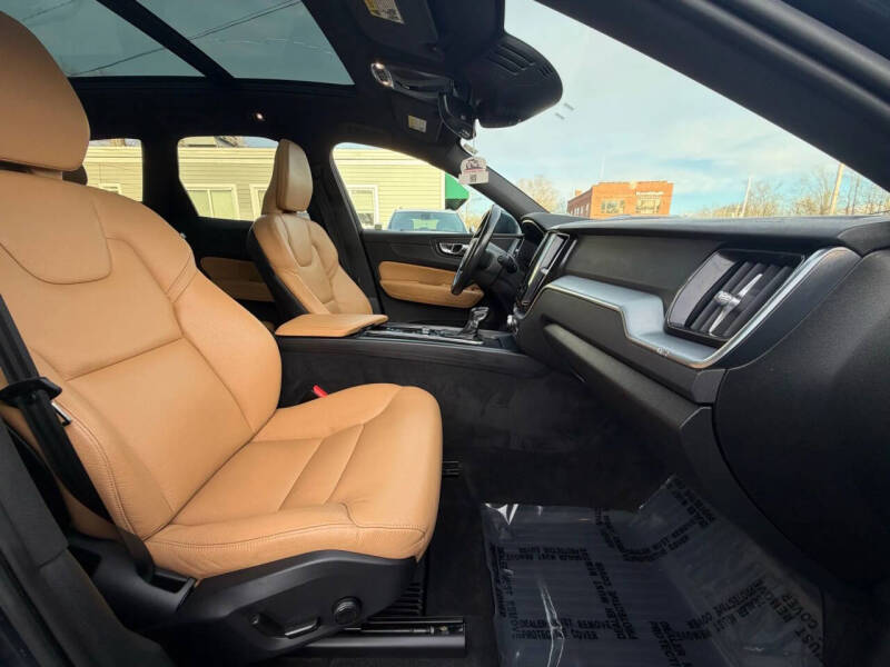 2020 Volvo XC60 T5 Momentum