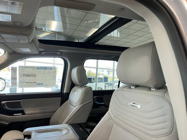 2025 Ford Expedition Platinum