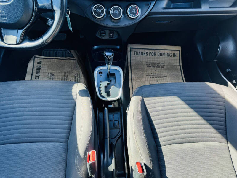 2016 Toyota Yaris 5-Door SE