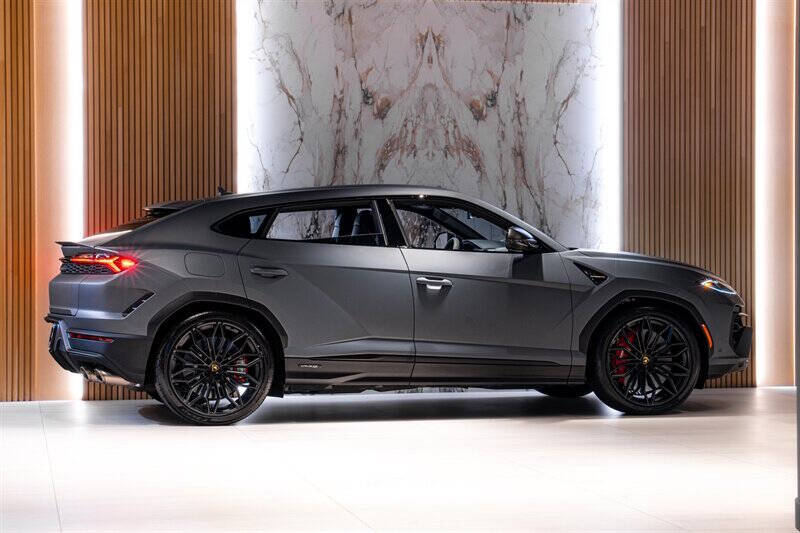 2025 Lamborghini Urus SE