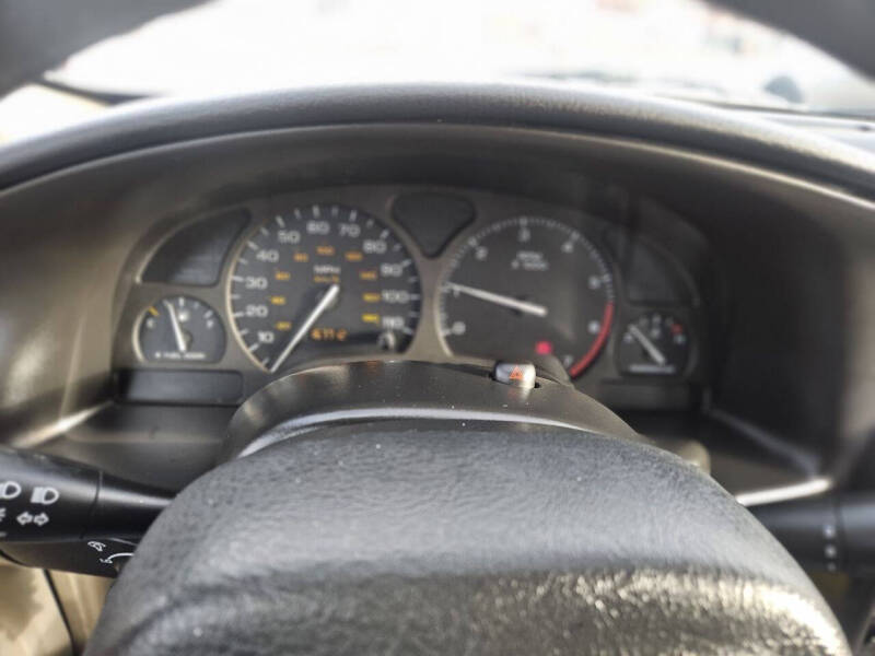 2001 Saturn S-Series SL1