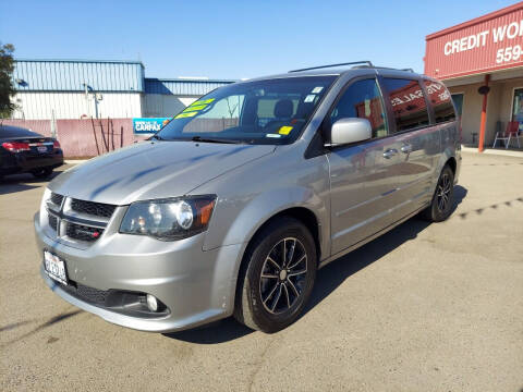 2017 Dodge Grand Caravan for sale at Credit World Auto Sales in Fresno CA