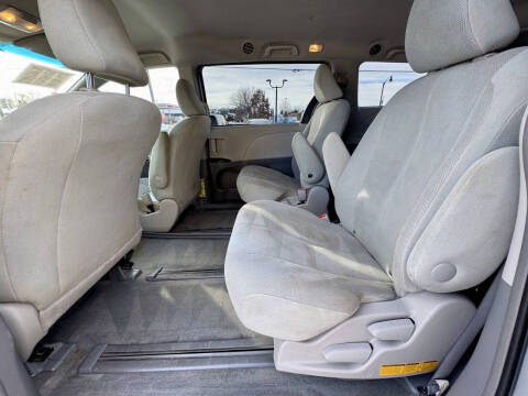 2014 Toyota Sienna L 7-Passenger