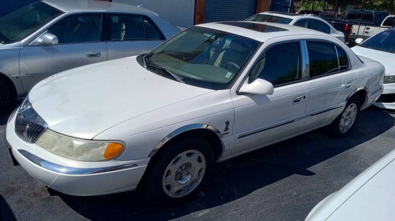 2001 Lincoln Continental Base