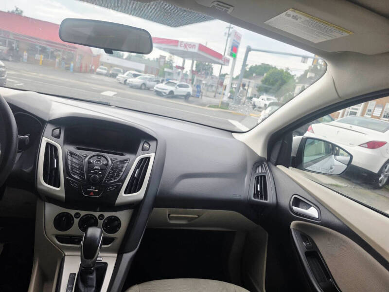 2013 Ford Focus SE