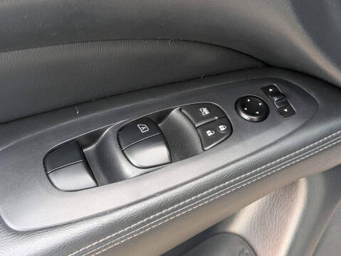 2020 Nissan Pathfinder S