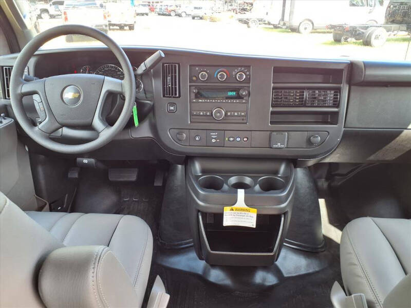 2025 Chevrolet Express 2500