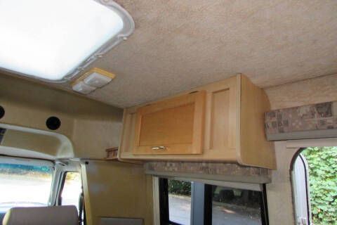 2001 Winnebago Rialta