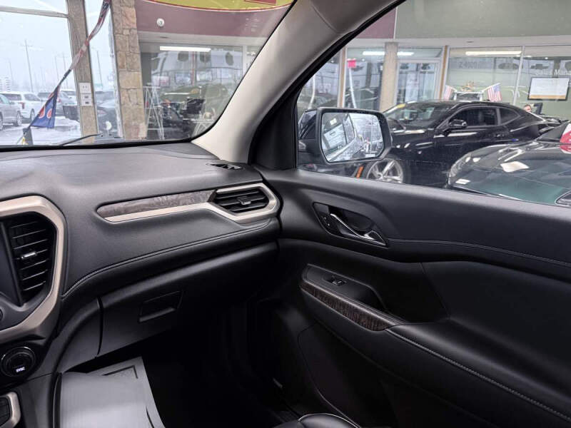 2021 GMC Acadia Denali