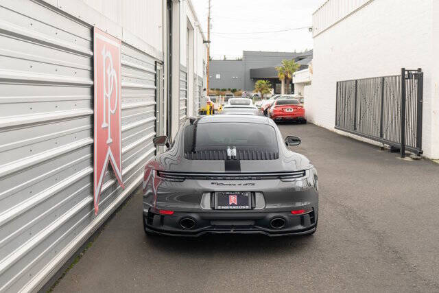 2022 Porsche 911 Carrera 4 GTS
