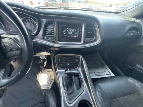 2015 Dodge Challenger SXT