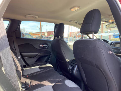 2016 Jeep Cherokee Sport