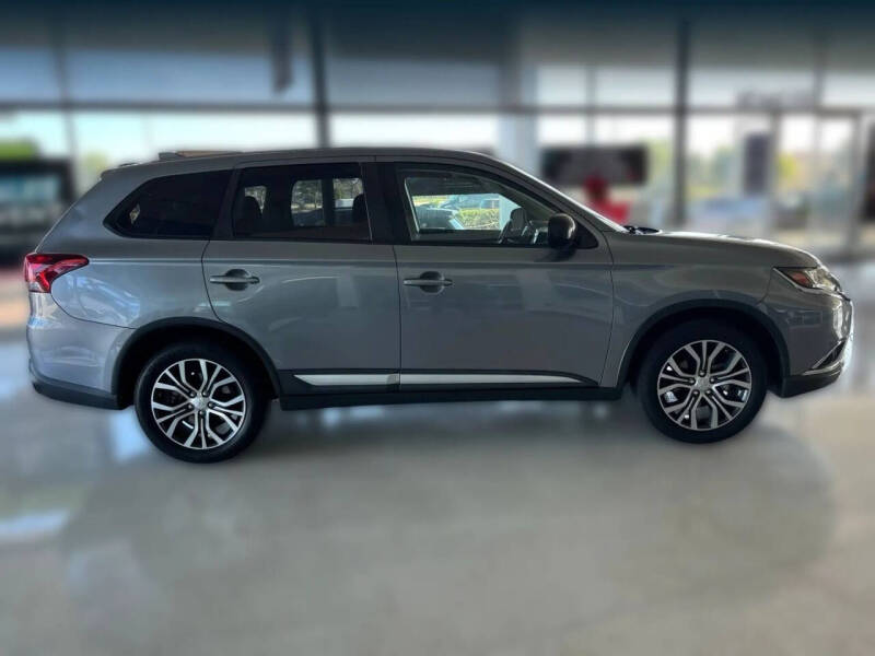 2017 Mitsubishi Outlander ES