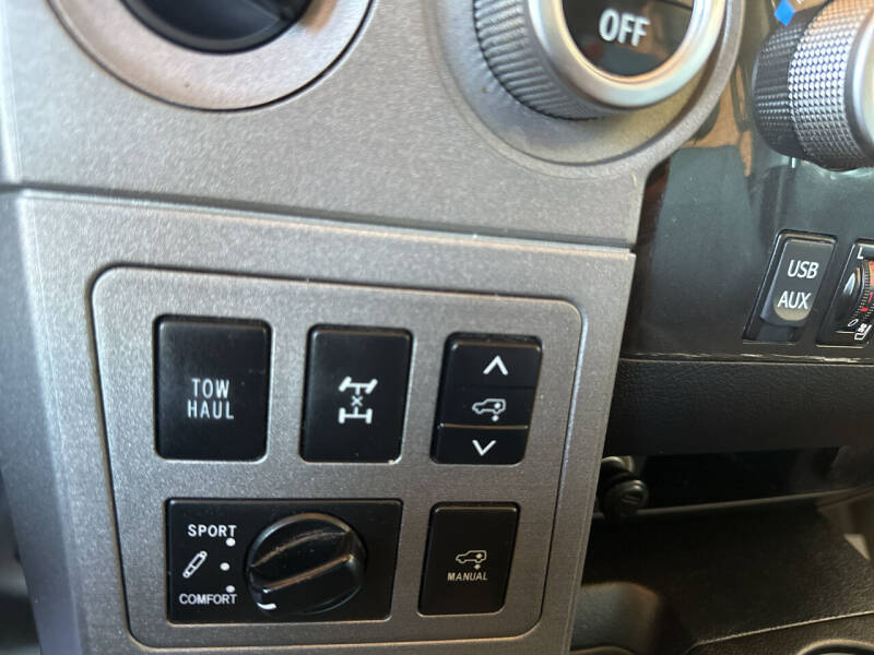 2010 Toyota Sequoia Platinum