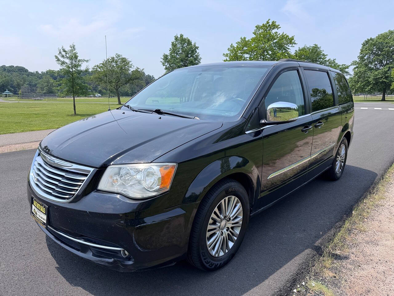 2014 Chrysler Town and Country 19