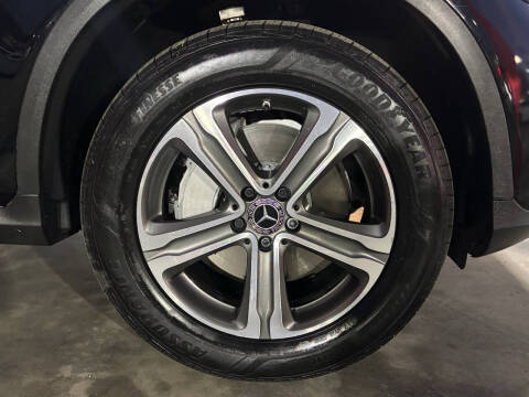 2019 Mercedes-Benz GLC GLC 300