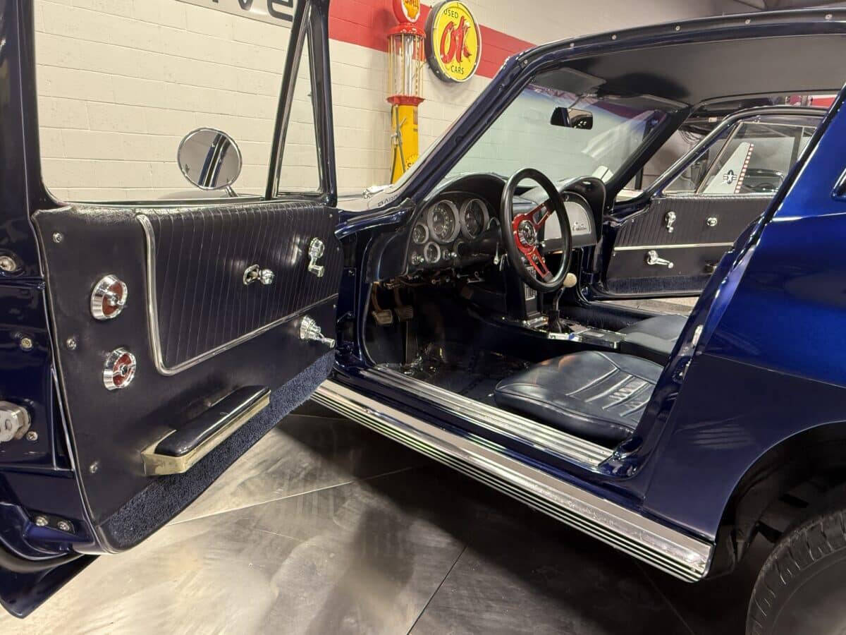 1964 Chevrolet Corvette 37