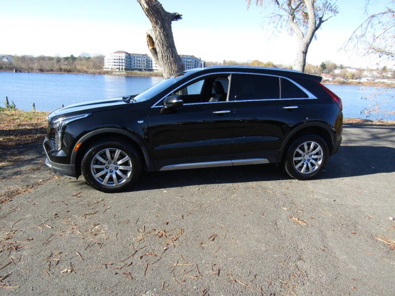 2023 Cadillac XT4 Premium Luxury photo 3