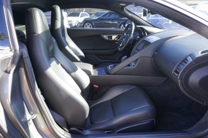 2017 Jaguar F-TYPE Premium