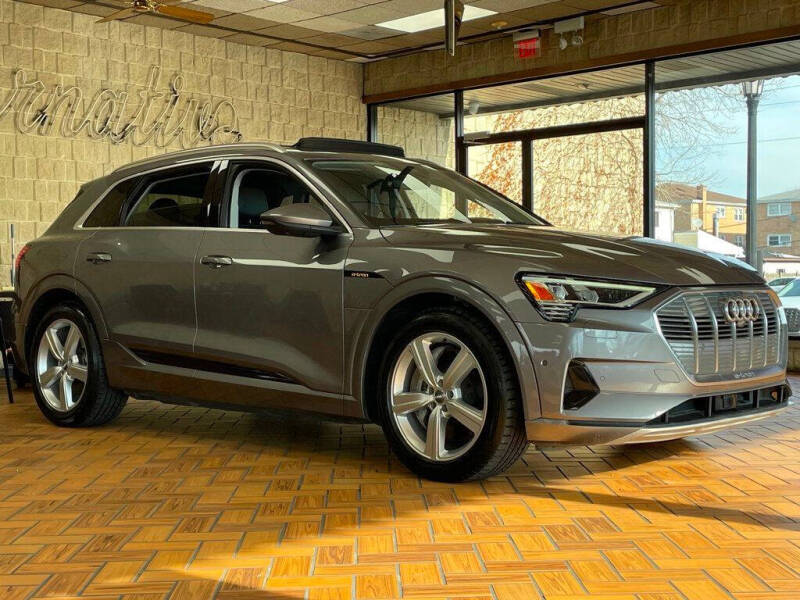 2019 Audi e-tron quattro Prestige