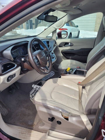 2017 Chrysler Pacifica Touring-L Plus