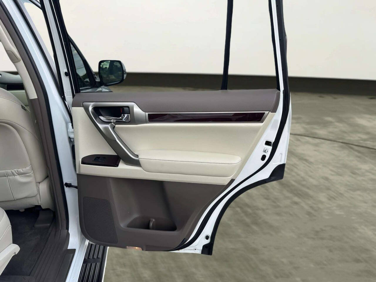 LexusGX 46016
