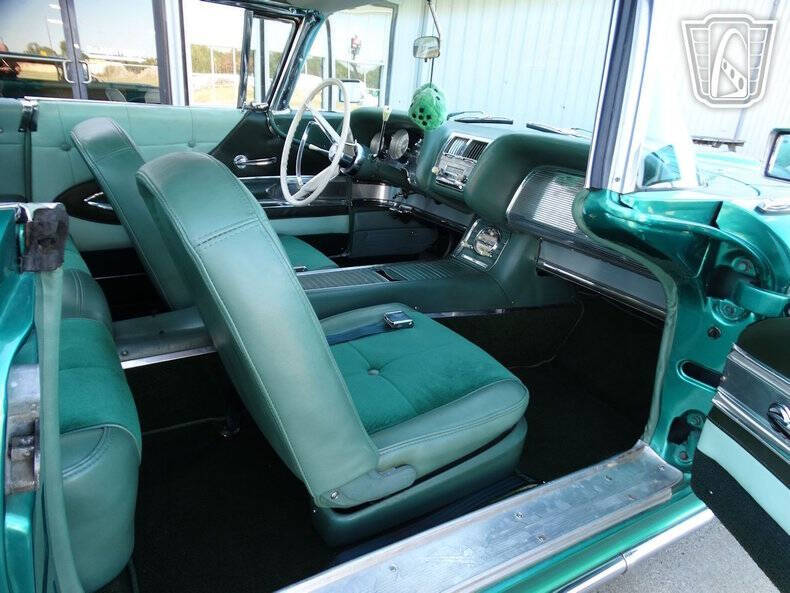 1960 Ford Thunderbird