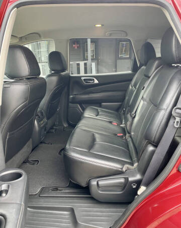 2017 Nissan Pathfinder SL