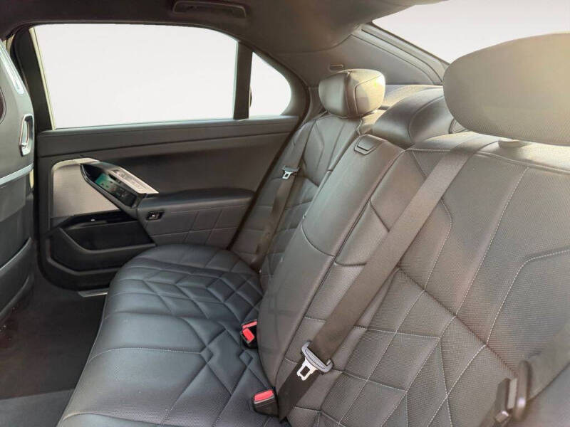 2024 BMW 7 Series 740i