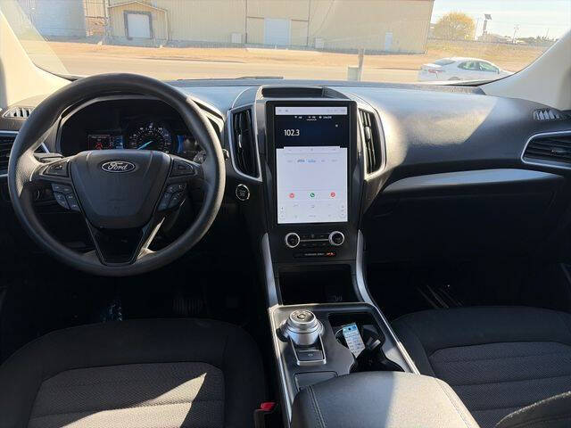2022 Ford Edge SE
