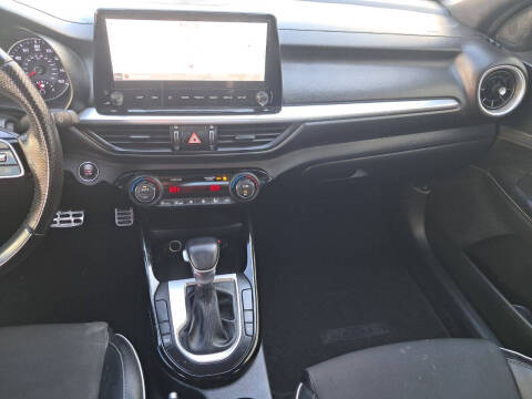 2022 Kia Forte GT Line