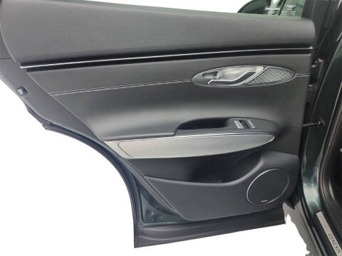 2022 Genesis GV70 2.5T Standard