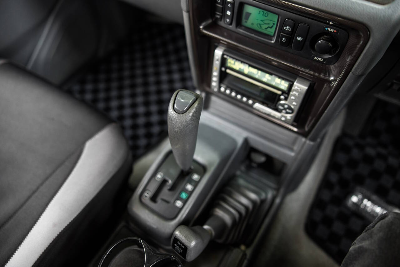 1998 Mitsubishi n/a 28