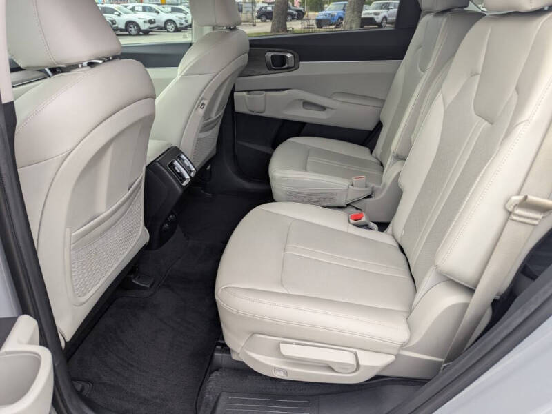 2023 Kia Sorento EX