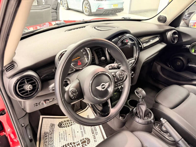2017 MINI Hardtop 4 Door Cooper