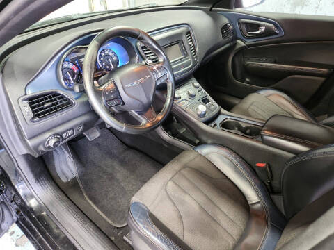 2015 Chrysler 200 S