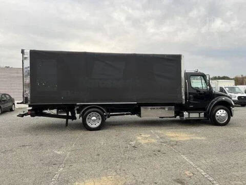 2009 Freightliner M2 106