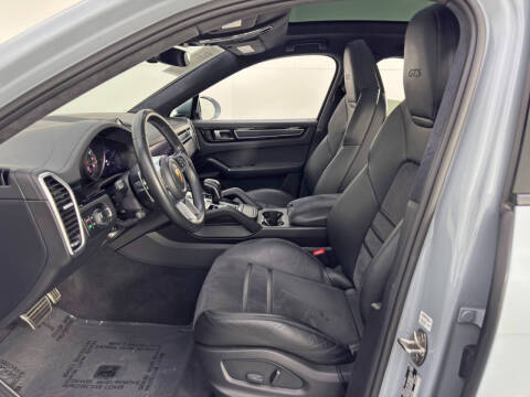 2022 Porsche Cayenne GTS Coupe