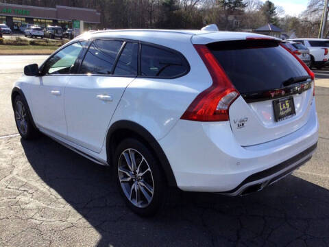 2015 Volvo V60 Cross Country T5