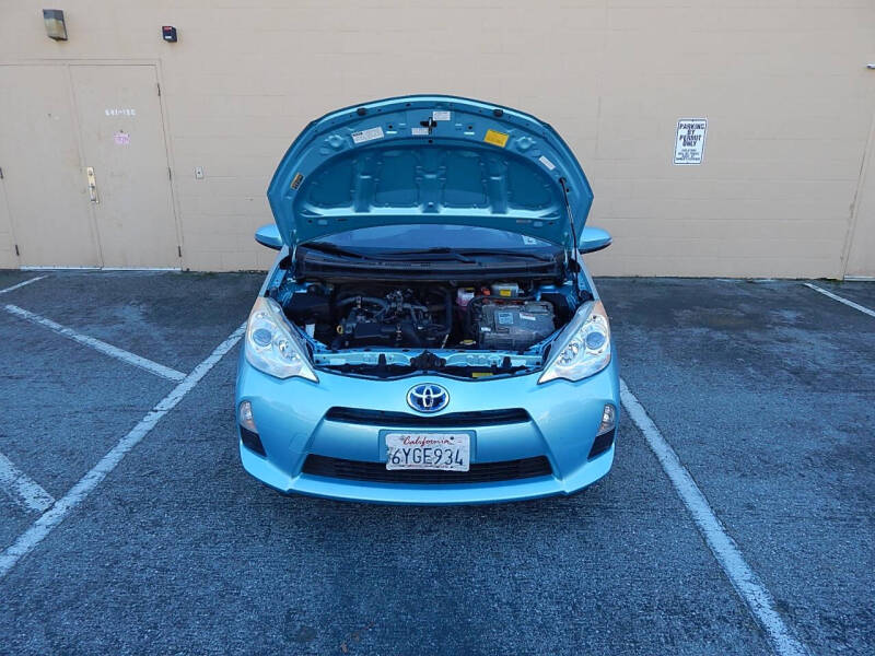 2012 Toyota Prius c Four